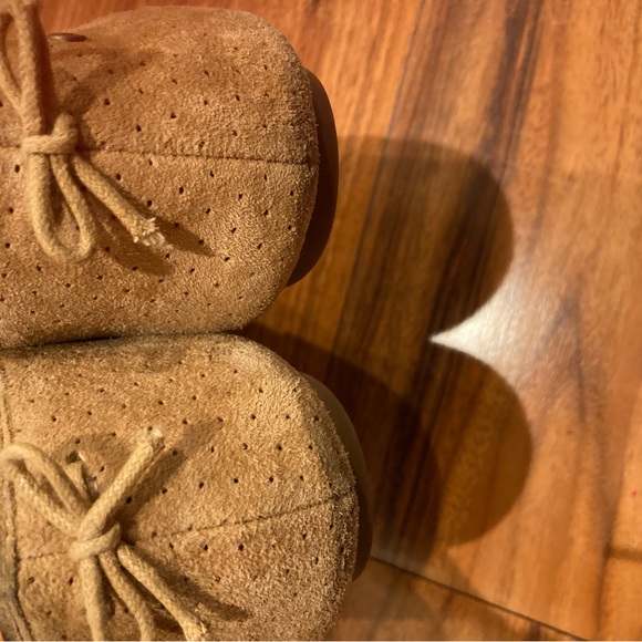 UGG Women's Karlina Geo Perforated Flat Tan Sz 9.5 - Picture 8 of 10